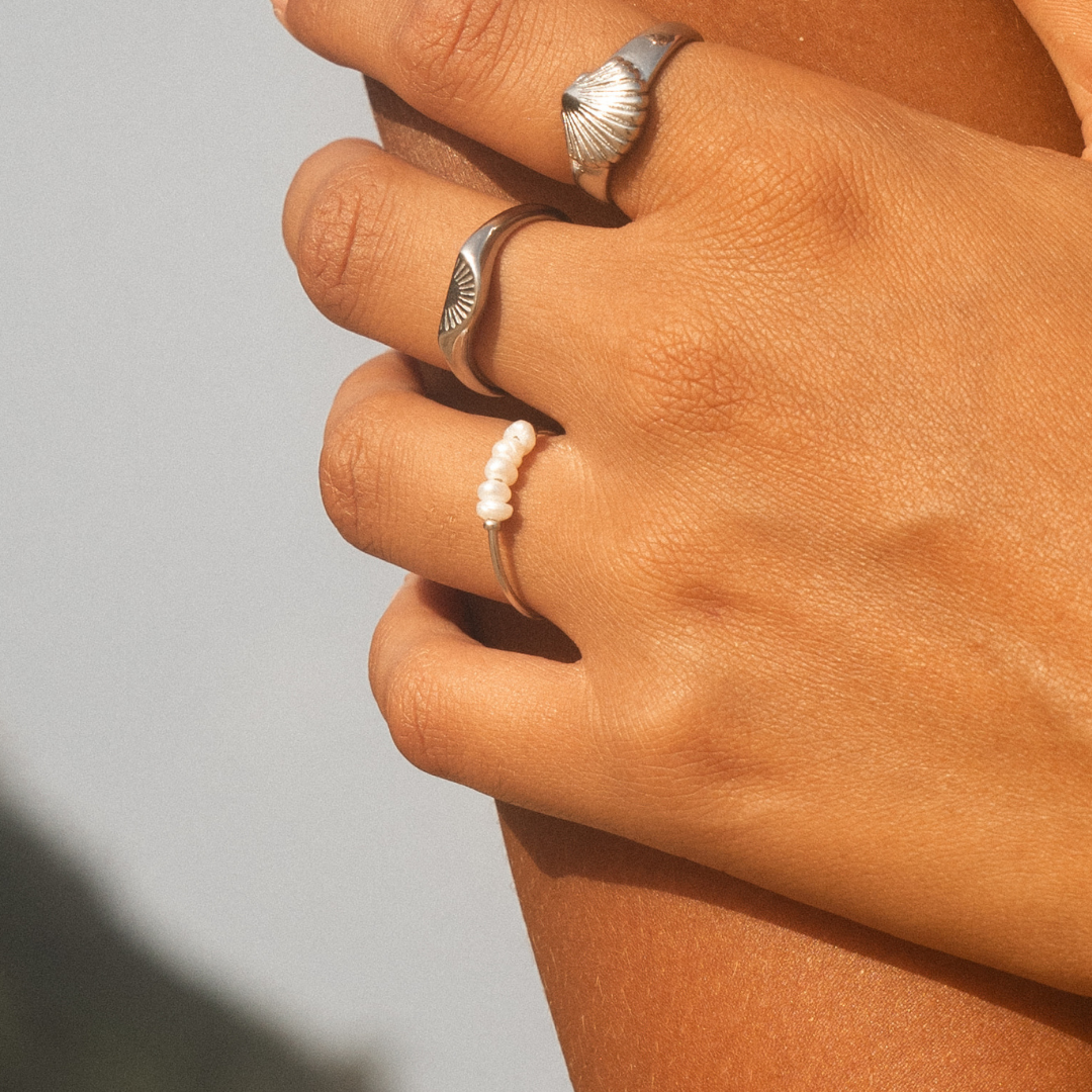Mini Pearls Ring