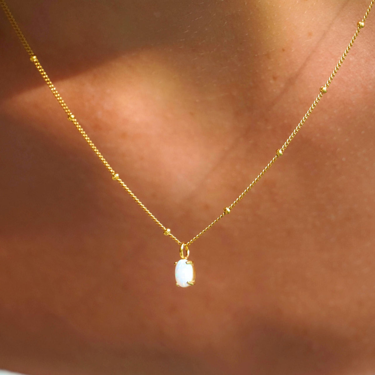 Collar de ópalo